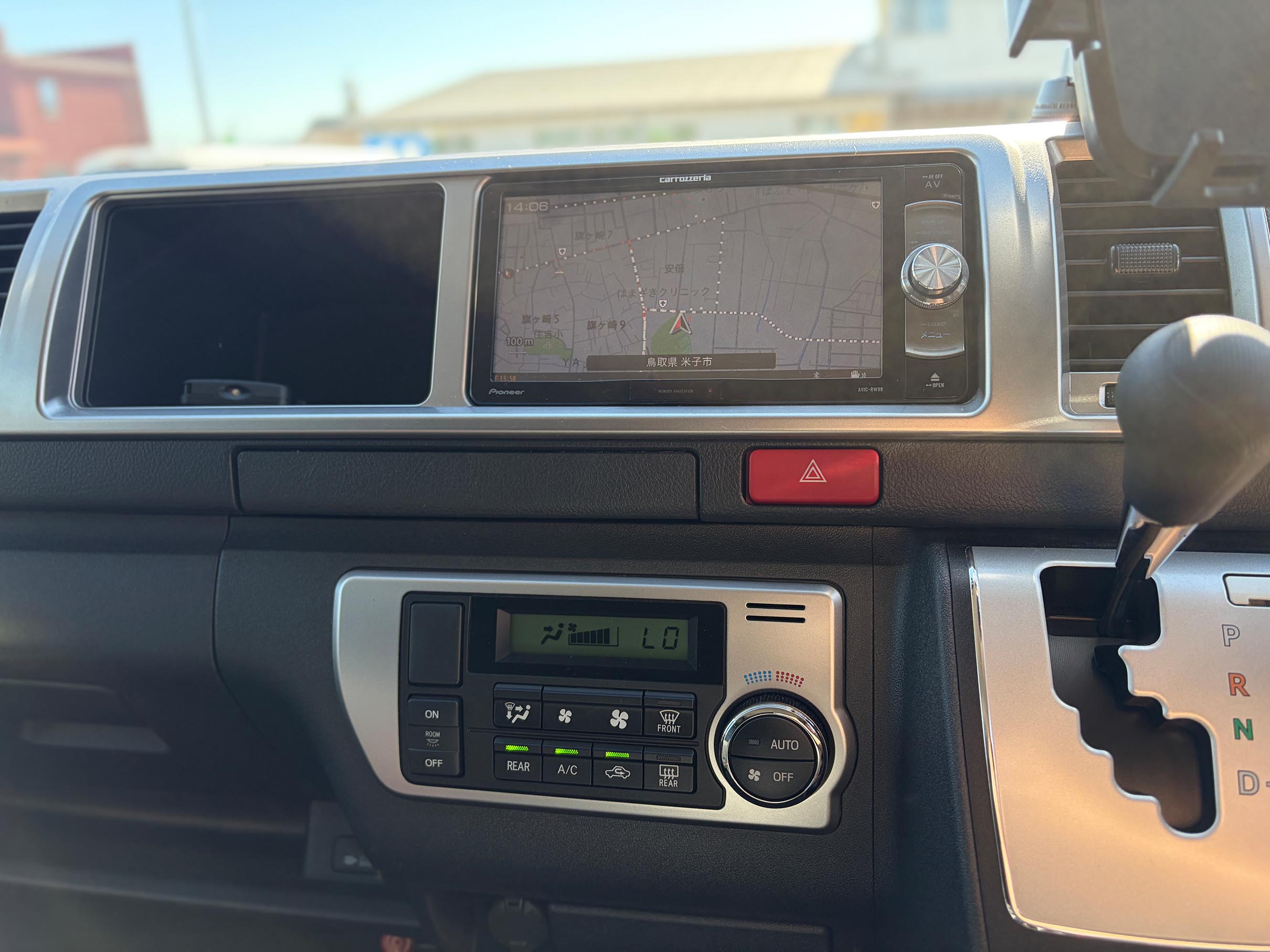 CSR-035 ハイエースワゴン - レンタル価格【米子のレンタカーなら！】カーセンスレンタカー｜格安・最短半日〜マンスリー＆長期レンタル｜米子市・境港市